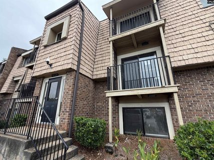 418 Old Manor Road pending condo in Briargate, Columbia, SC