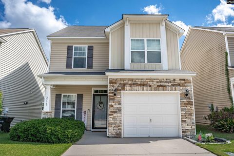 211 Chestnut Oak Lane active home in Oakwood Commons, West Columbia, SC