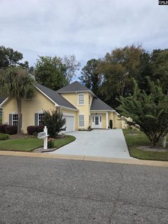 121 Wynfield Court active home in Wynfield Gables, Columbia, SC