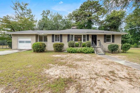 821 Elm Avenue active home in Rosewood, Columbia, SC