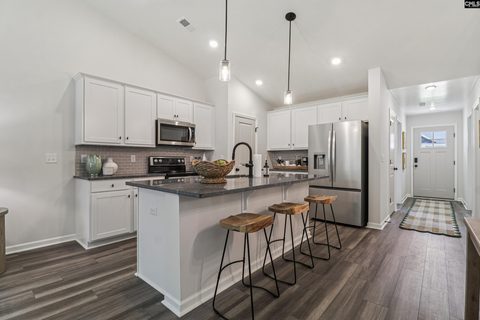 332 Ryegrass Way active home in Piney Woods Bluff, Columbia, SC