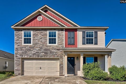 502 Deertrack Run active home in Estates Of Persimmon Hill, Lexington, SC