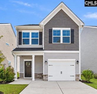 1034 Crescent Moon Loop active home in Savannah Woods, Hopkins, SC