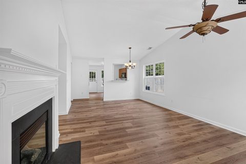 165 Ashewood Commons Drive active home in Ashewood Commons, Columbia, SC