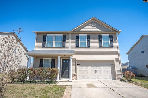 834 Dovefield Lane active home in Estates Of Persimmon Hill, Lexington, SC