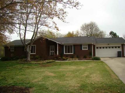 502 E Hackney Road sold home in River Downs, Greer, SC