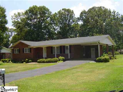 104 Pinewood Drive