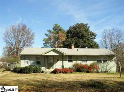 112 Edgewood Drive