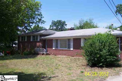 102 Pinehurst Dr