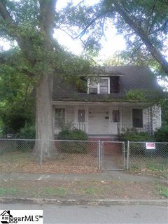 8 Brooks Ave