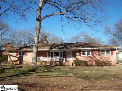 105 Woodbury Circle