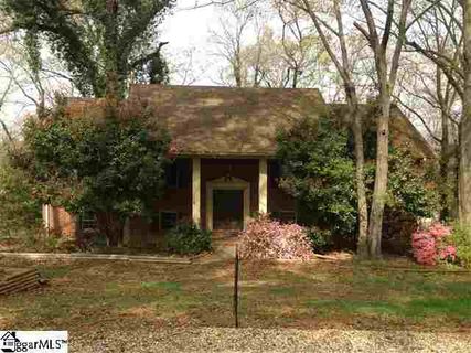 302 Lakecrest Drive