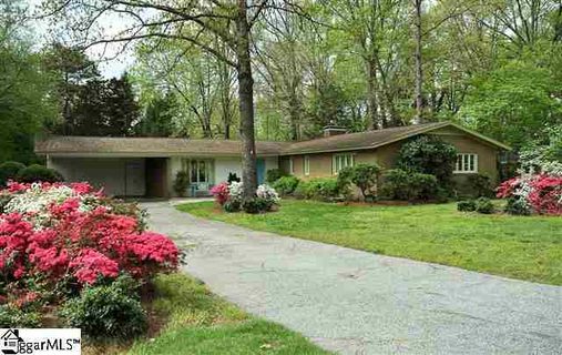 110 Woodbury Circle