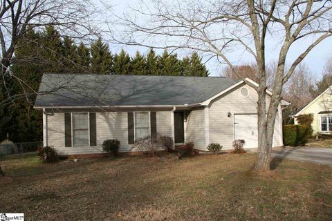 107 Lomond Lane
