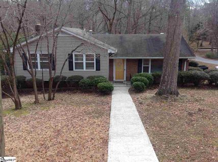 112 Woodview Drive