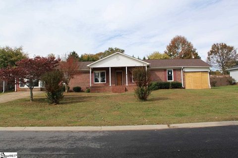 4 Queensbury Drive sold home in Canterbury Hills, Greenville, SC