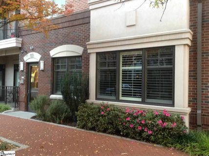 155 Riverplace Unit 105
