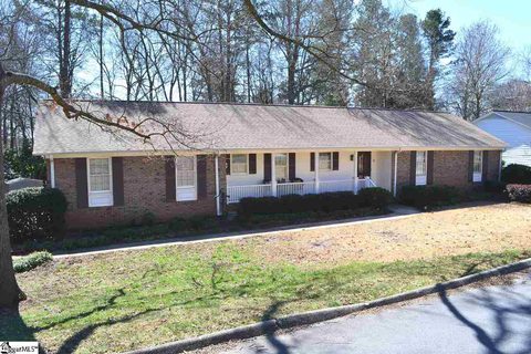 12 Rosewood Drive