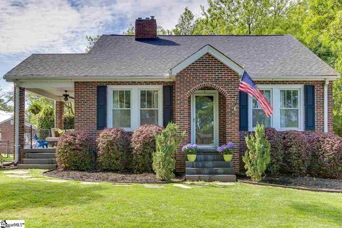 4 Birchwood Drive