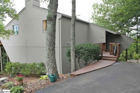 12 Altamont Forest Drive