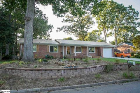 207 Springvale Drive