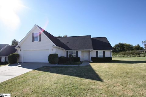 146 Lauren Wood Circle