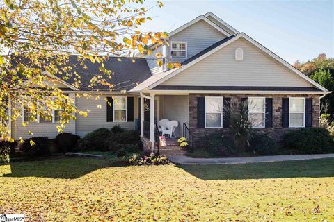 6 Paris Road sold home in Waters Edge, Taylors, SC