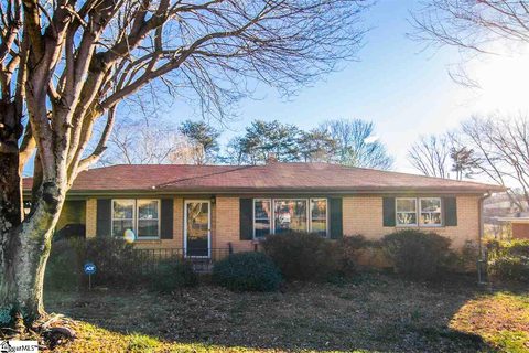 5 Woodridge Drive