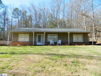 1205 Pineview Drive