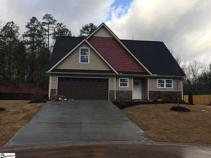 135 Gallant Lane