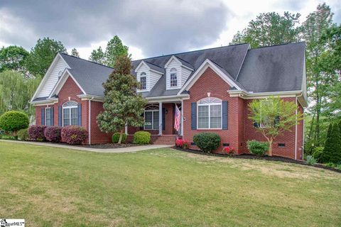 104 Clearstone Drive