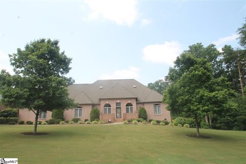409 Lakecrest Drive