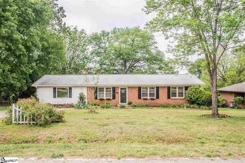 115 Knollview Drive