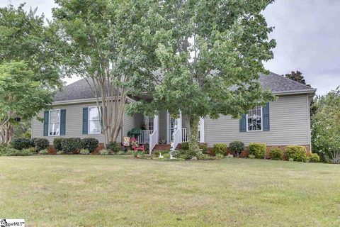 109 Hallmark Lane