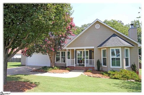 208 Northfield Lane sold home in Lennox Lake, Simpsonville, SC
