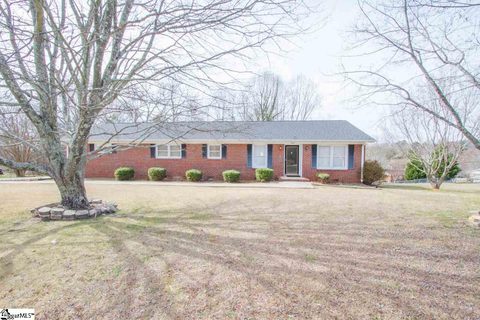 208 Ridgecrest Drive