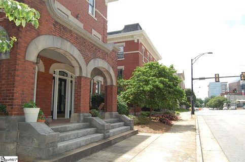 400 E Washington Street UNIT 13