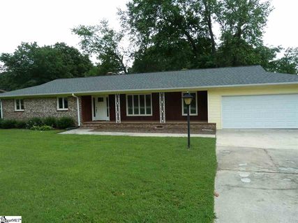 202 Woodbury Circle