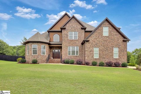 935 Lansfair Drive