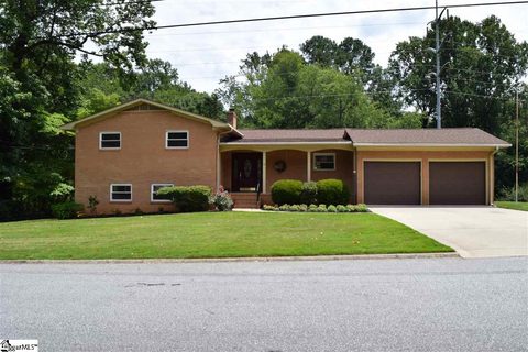 18 Ivanhoe Circle sold home in Rosedale, Greenville, SC