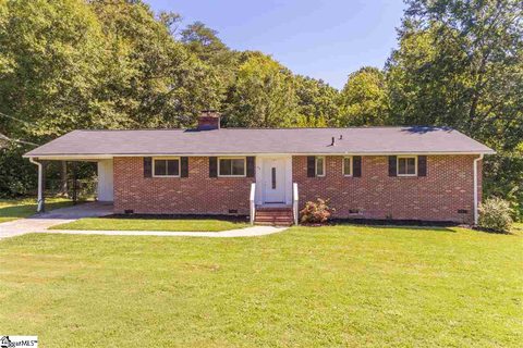 39 Lisa Drive