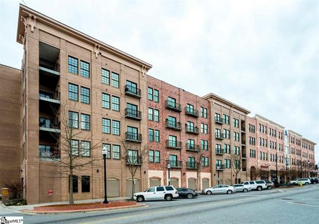 927 S Main Street Unit 205 sold condo in Field House, Greenville, SC