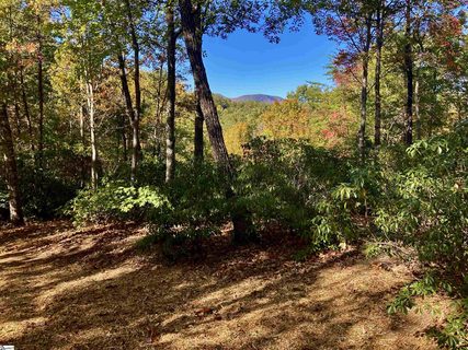 60 Lakes Edge Way