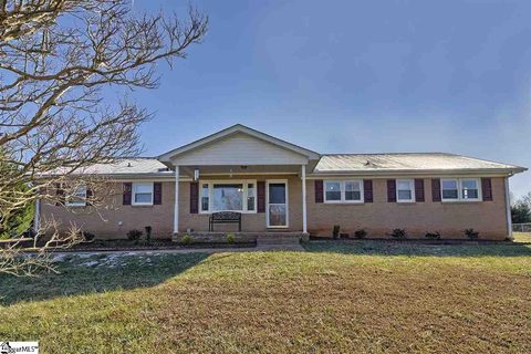 102 Magnolia Avenue sold home in Forest Park, Easley, SC