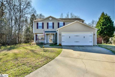 207 Barnyard Way