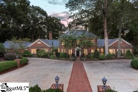 120 E Round Hill Road