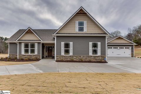 15 Smith Tractor Road sold home in Kelley Farms, Travelers Rest, SC