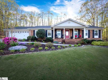 6 Twin Oaks Court