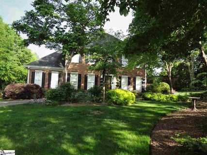 108 W Round Hill Road