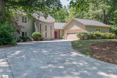 2 Altamont Court